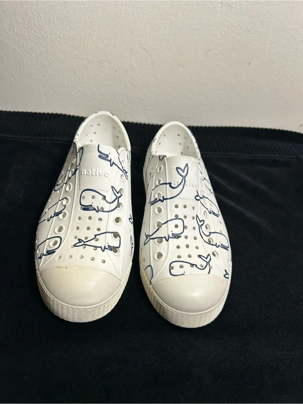 Native White Kids Water Shoes with Navy Whale Print Sz 13 C